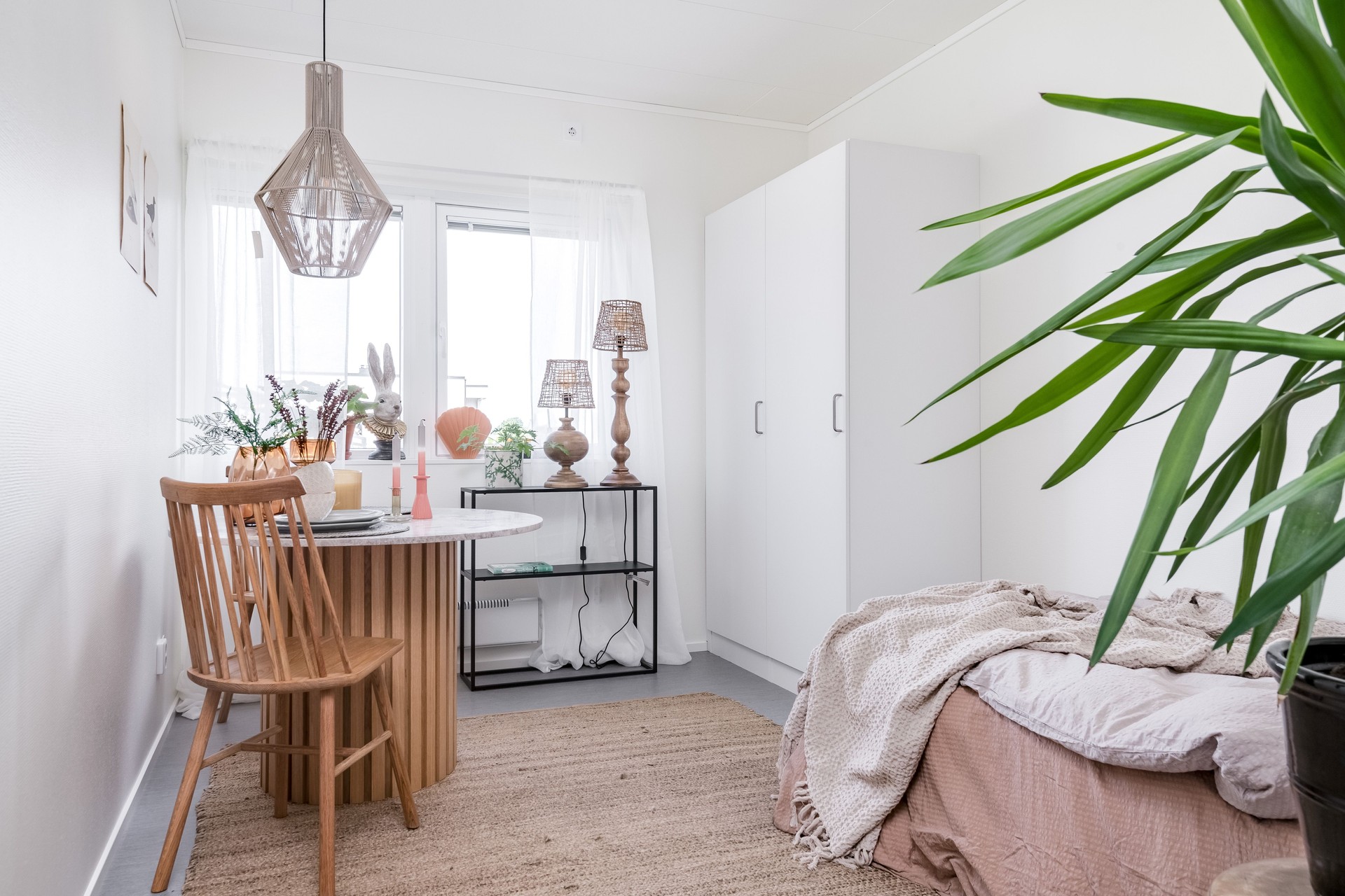 Studentboliger i Visby med fullt møblerte rom i boligmoduler fra Expandia, utformet for et funksjonelt og komfortabelt studentbolig.